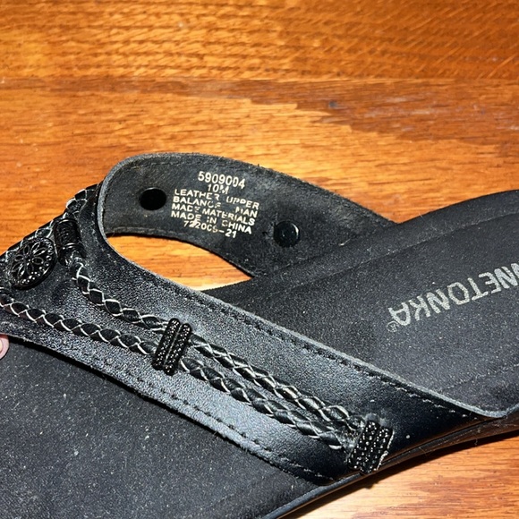 Black Minnetonka Sandals Size 10 - Picture 4 of 4